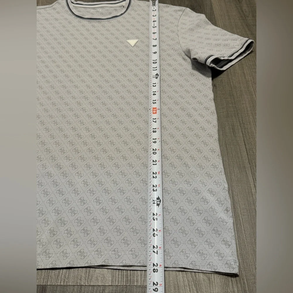 Guess Light Gray Patterned T-Shirt - Picture 8 of 9